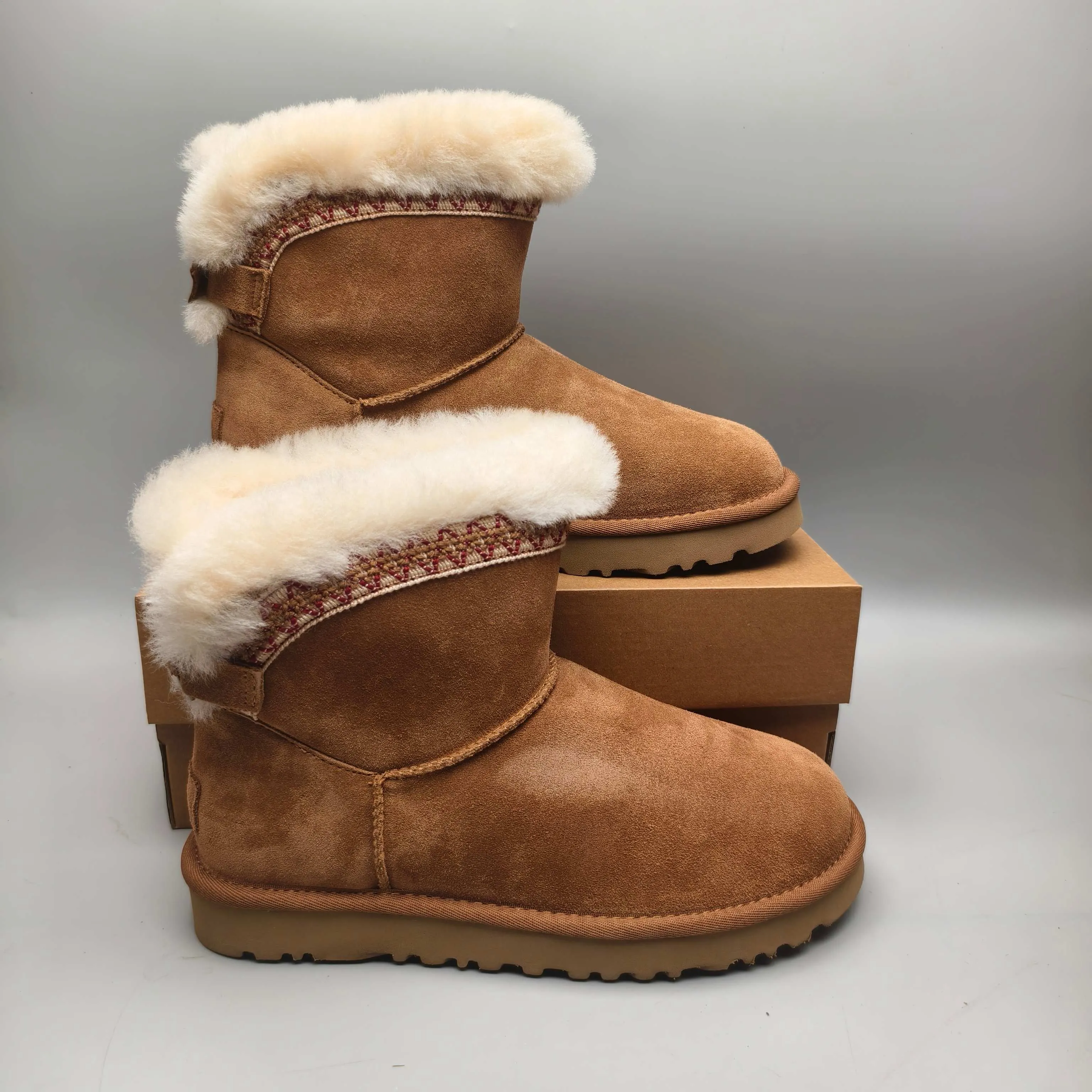 💰520 UGG sheepskin all-in-one snow boots 4517 ethnic style back buckle style color: maroon gray matching size: 35-40